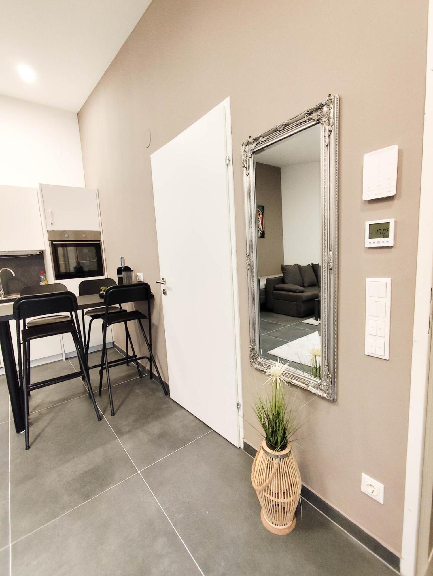 Cozy Apartments In Central Location With Free Parking Відень Екстер'єр фото